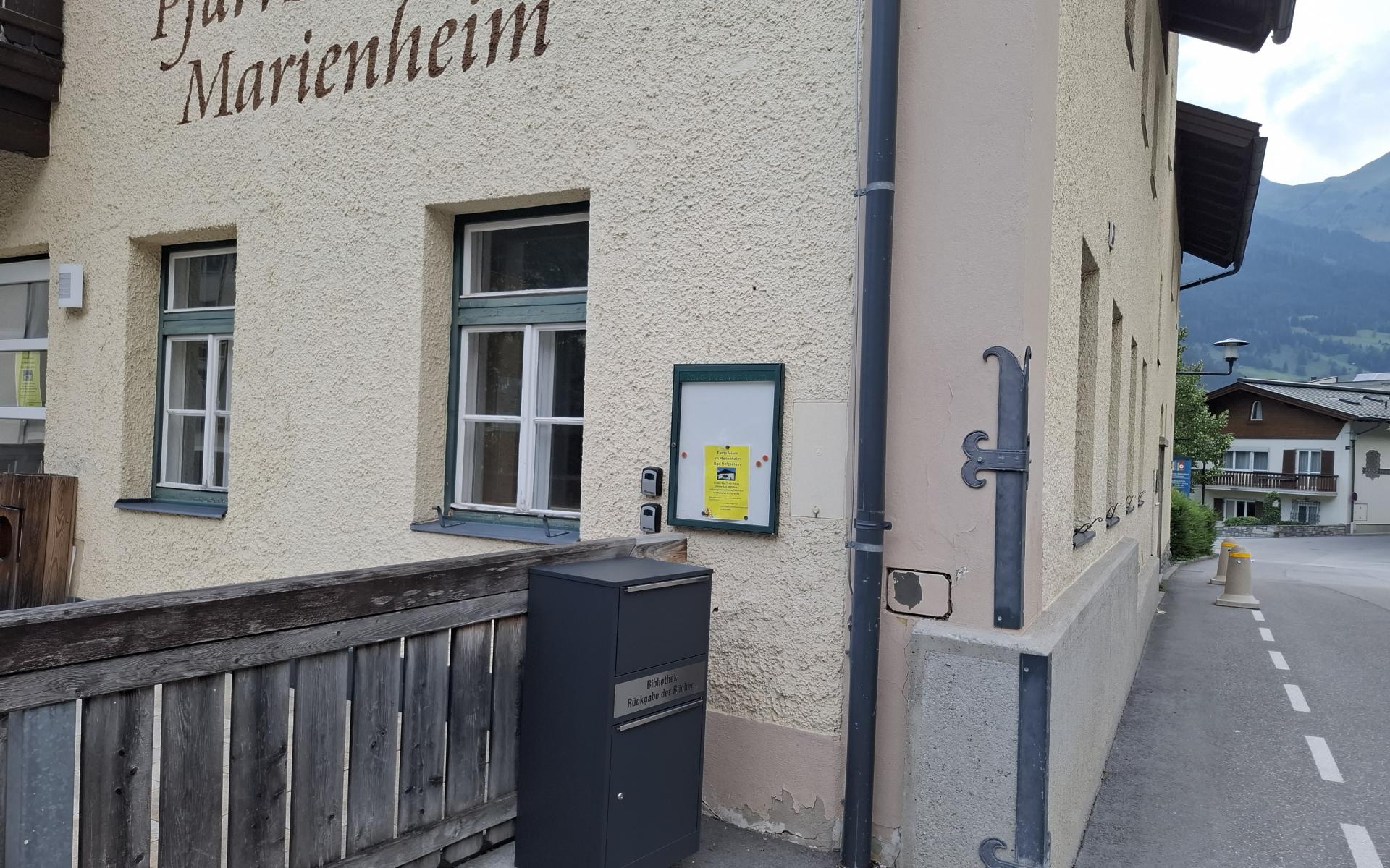 Rückgabebox für Bücher, Spiele und Tonies